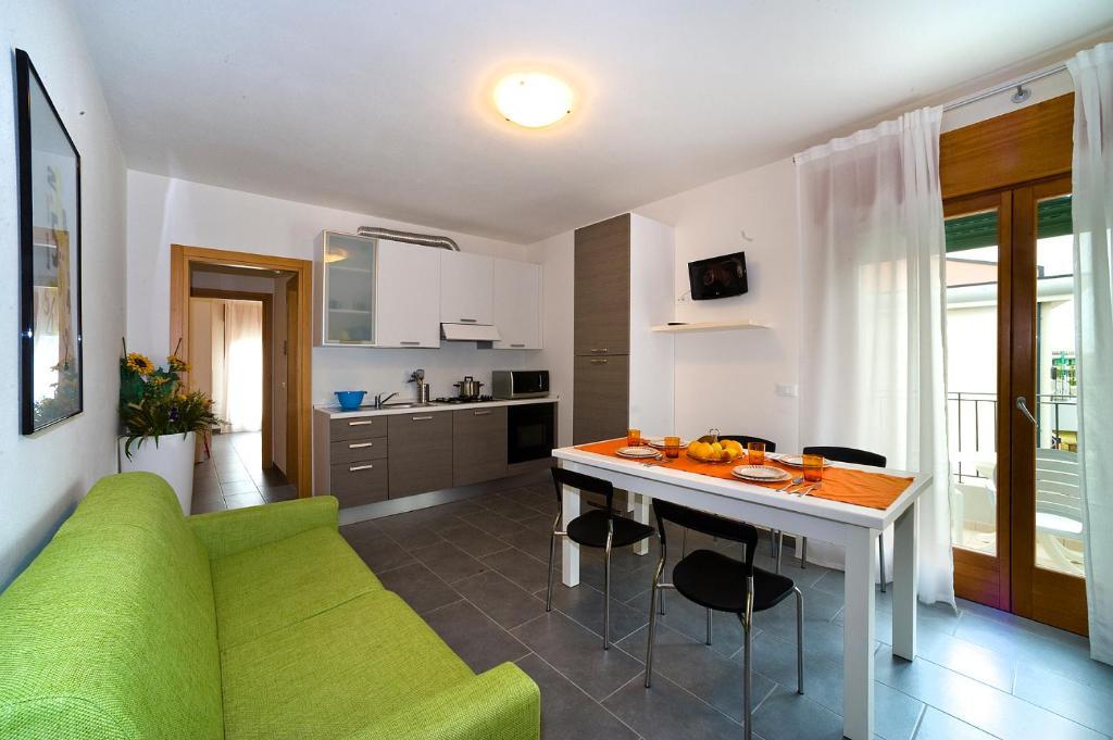 Residence Galleria Gran Madò Caorle Habitación foto